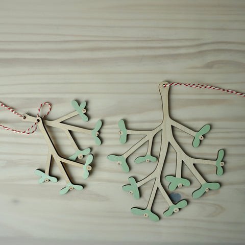Wooden Mistletoe