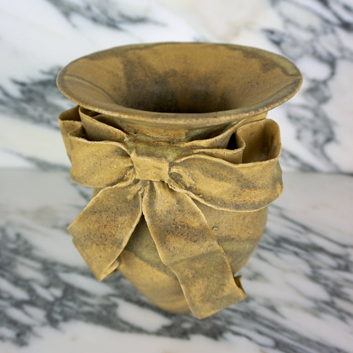 Ceramic One Bow Vase | Amelia Christoffers | Shop Fodder