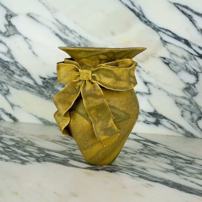 Ceramic One Bow Vase | Amelia Christoffers | Shop Fodder