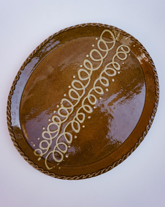 Large oval plate with roast - slipware centrepiece - Fodder
