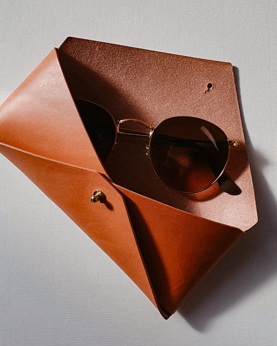 Long envelope holding glasses - Tuscan leather - Fodder
